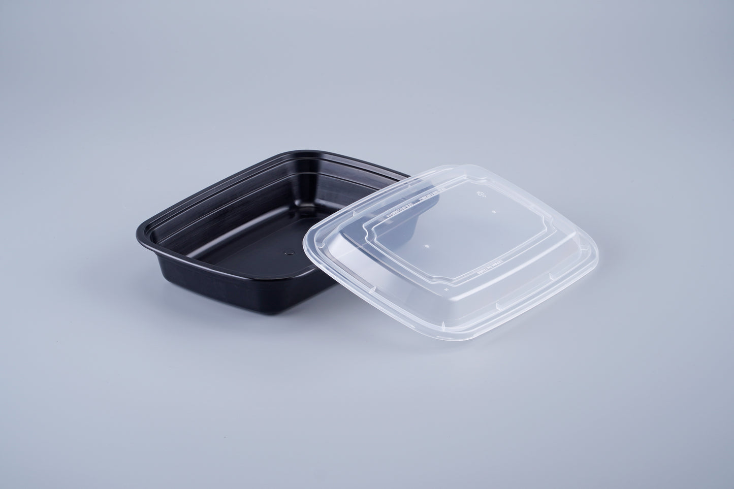 26 oz Rectangular Microwavable Heavy Weight Container with Lid - 150/Case