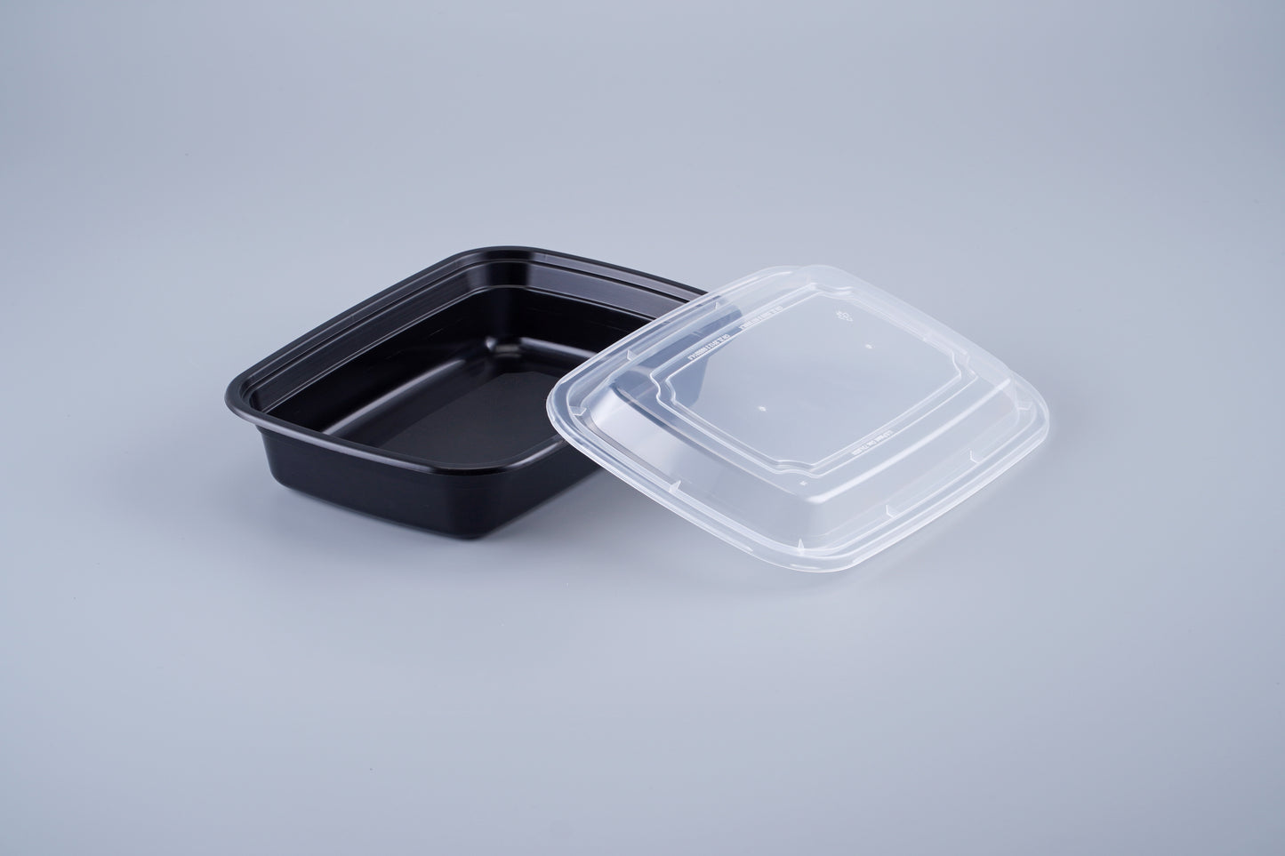 28 oz Rectangular Microwavable Heavy Weight Container with Lid - 150/Case